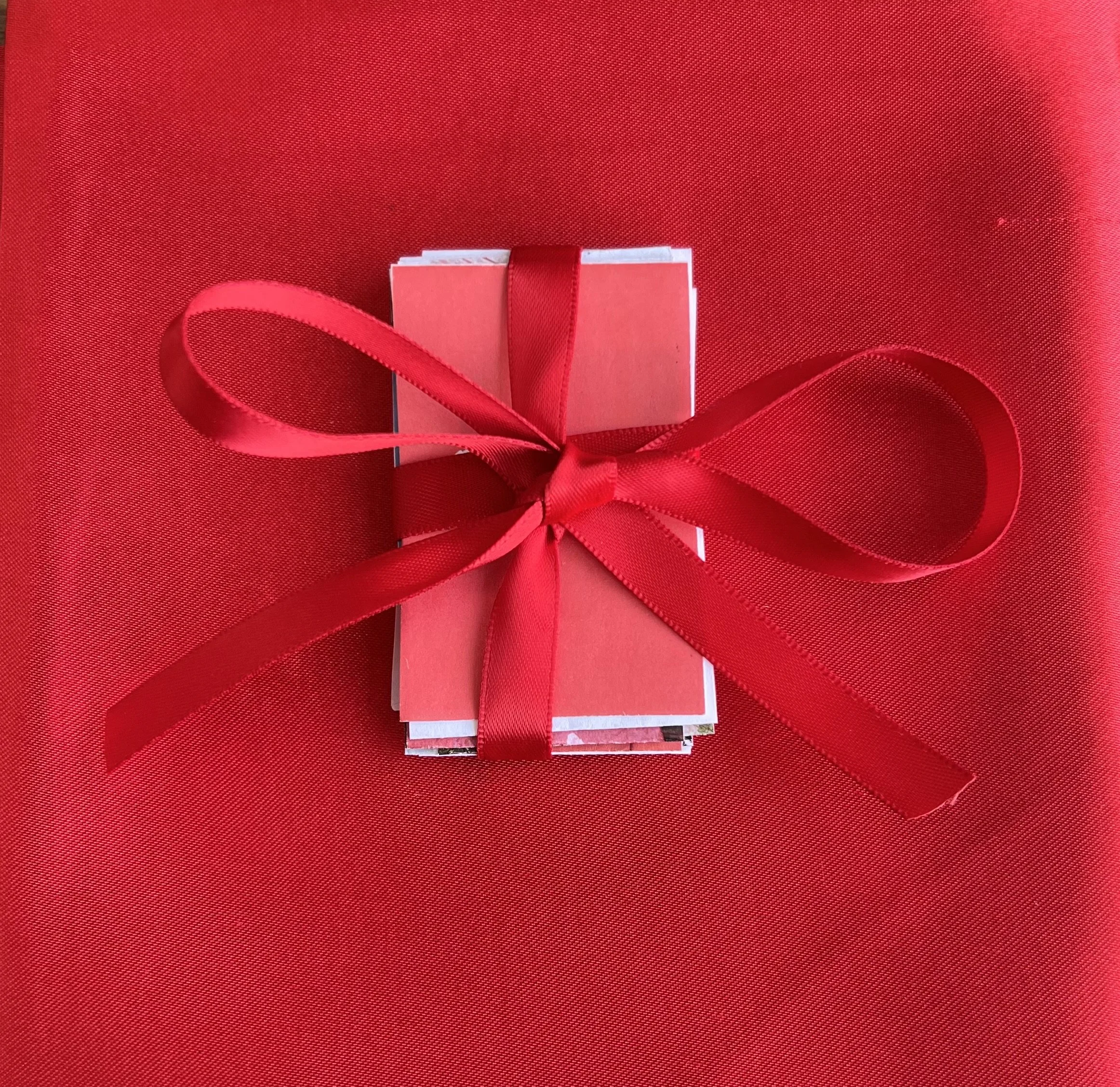 MINI MAGAZINE &amp; STICKER POP-UP