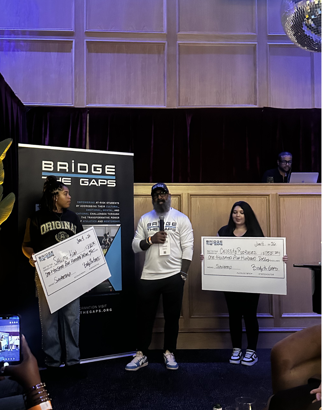 Houston Nonprofit Awards Two Scholarships at 2nd Annual Giveback Kickback