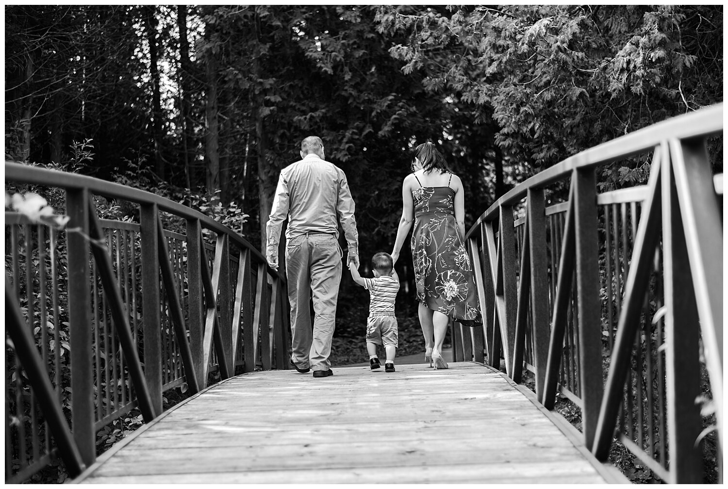 Toronto and Durham Family Lifestyle Photography | Byron and Nicole's Family lifestyle session at Cullen Gardens in Whitby_0007.jpg