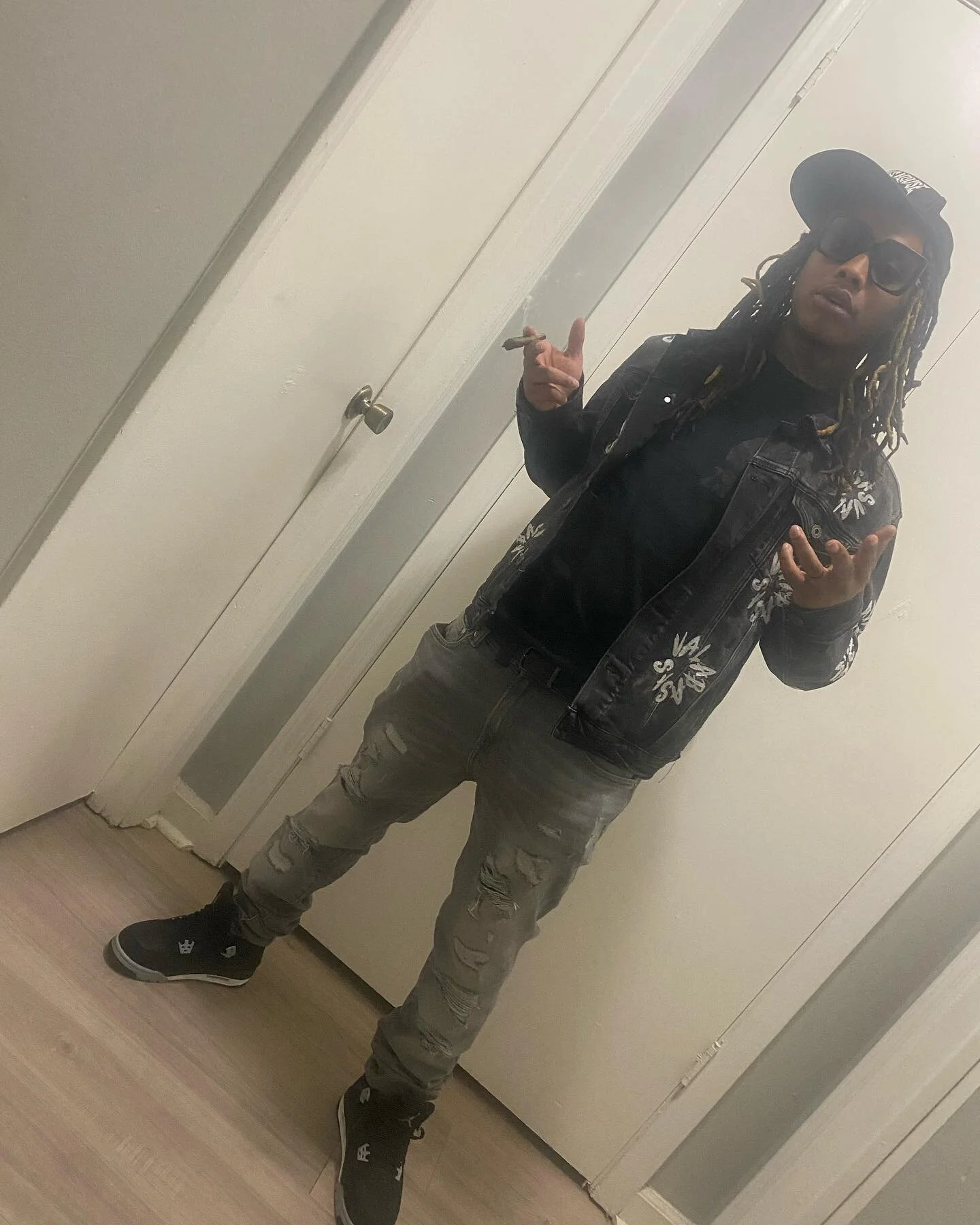 &quot;Used to sleep on da flo na I got me a air mattress!! Get da boes fa da low
but I'm still taxin!! #iTrap4real