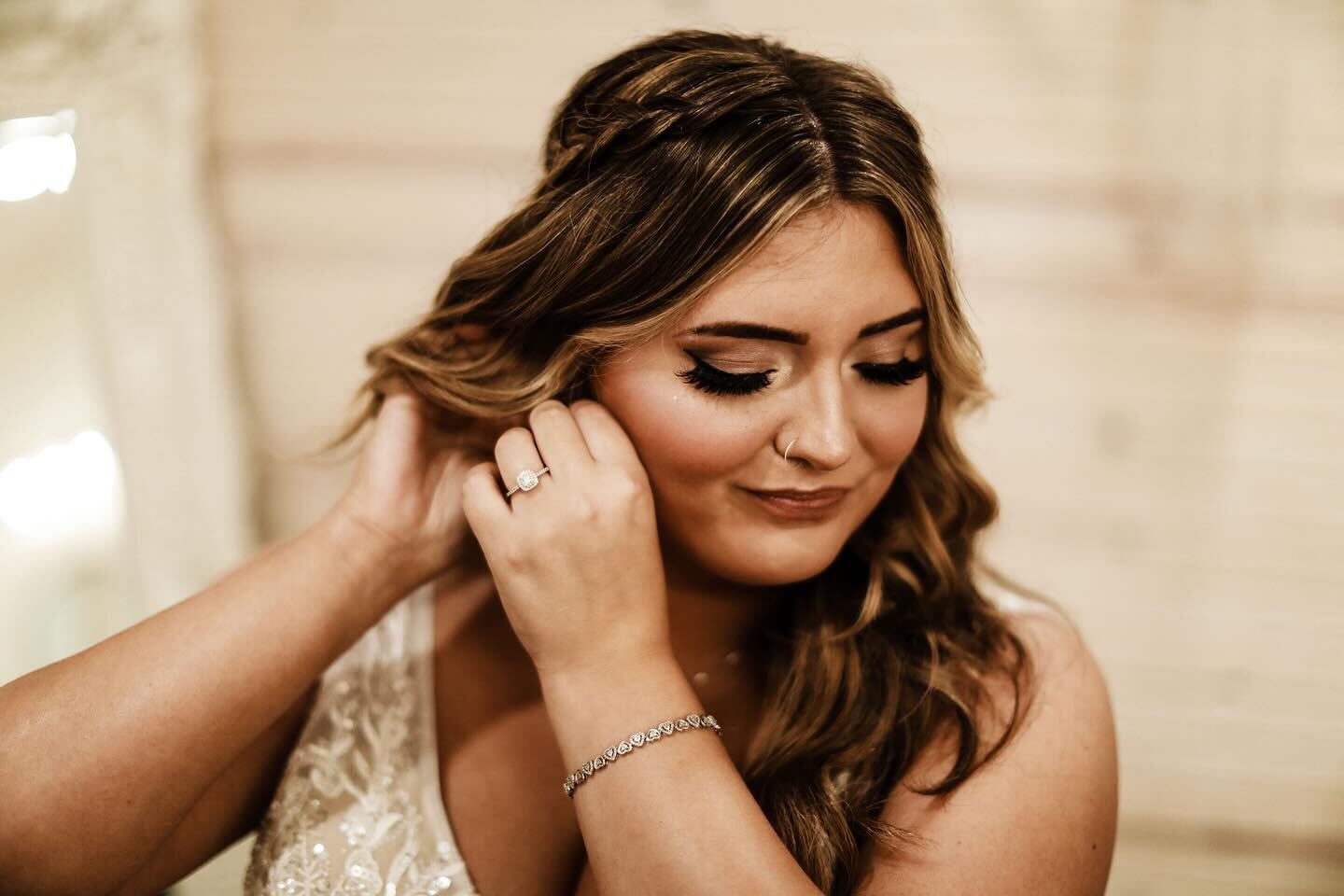 Had to take a moment to thank some amazing and talented ladies! I&rsquo;m so grateful to the dream team who got me ready for the best day of my life! Thank you @kayleemitchell.hair and @chloe.elizabeth.roberts for making me look my absolute best! 🥰?