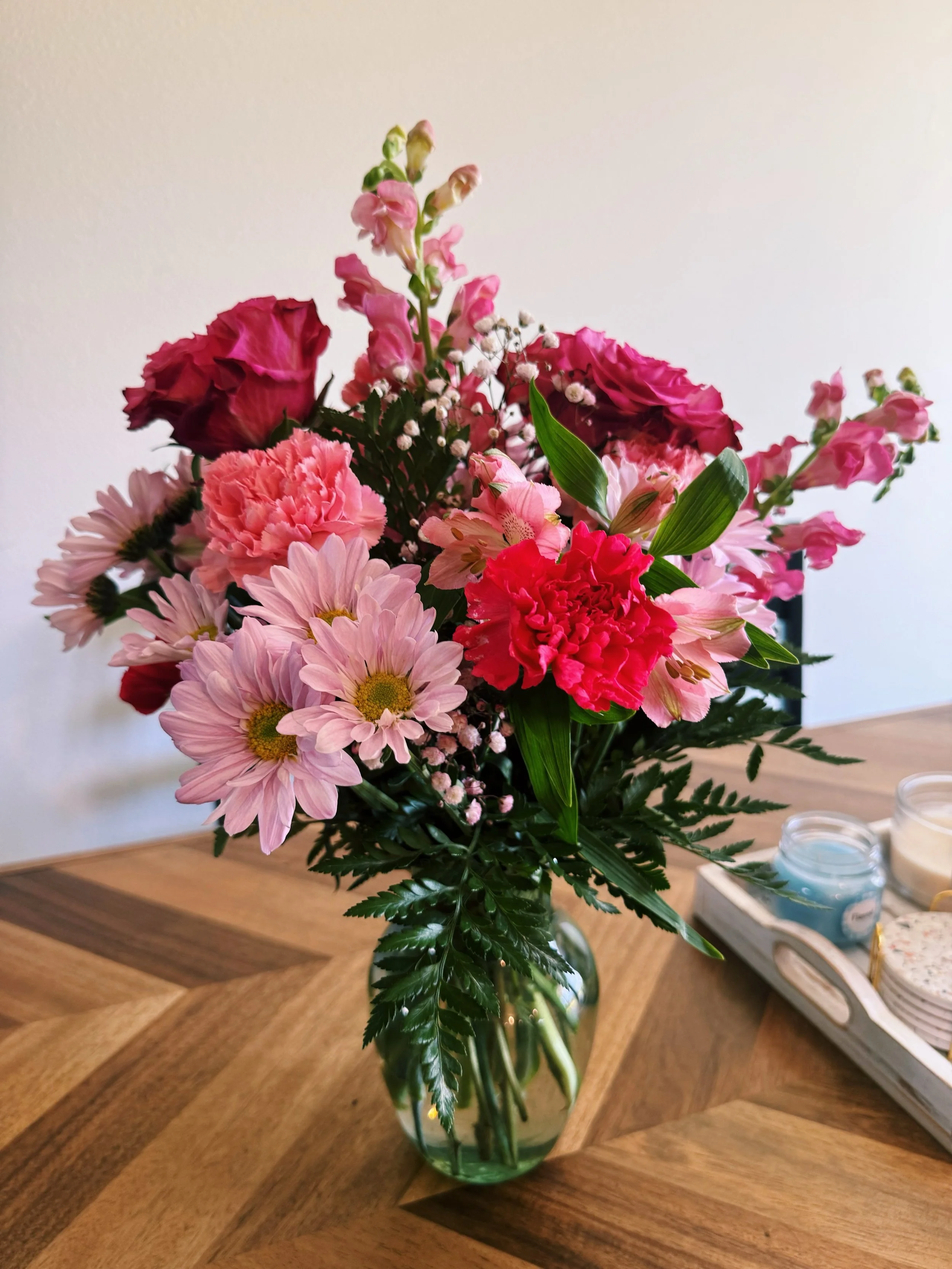 A little snapshot of the last few months: pink flowers because he knows my favorite, Avatar postcards because he knows what makes me happy, and sweet notes while he&rsquo;s away. 🩷

A very sweet life I have, and I&rsquo;m so grateful to feel so seen