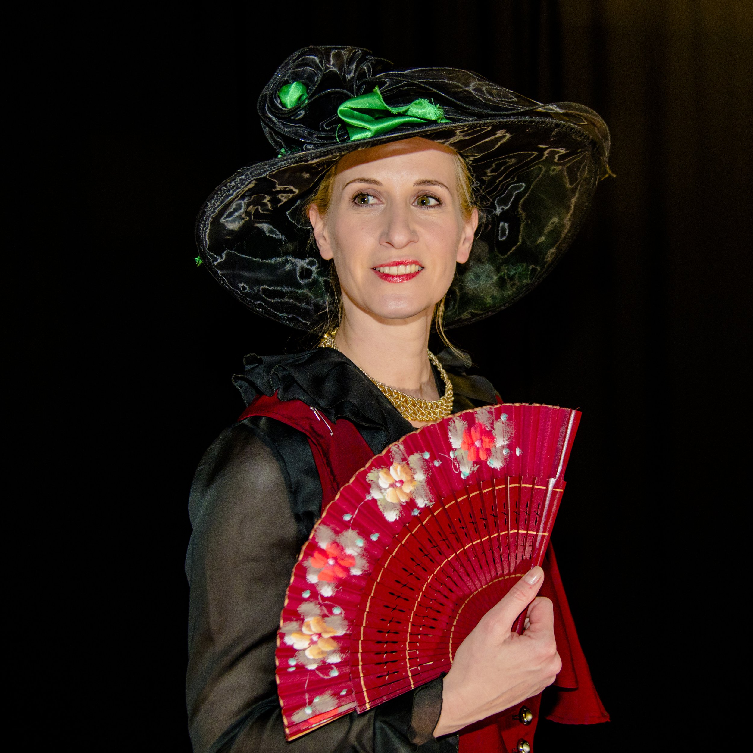 als Rosa Papier im Stationentheater "Geschichten der Geschichte"