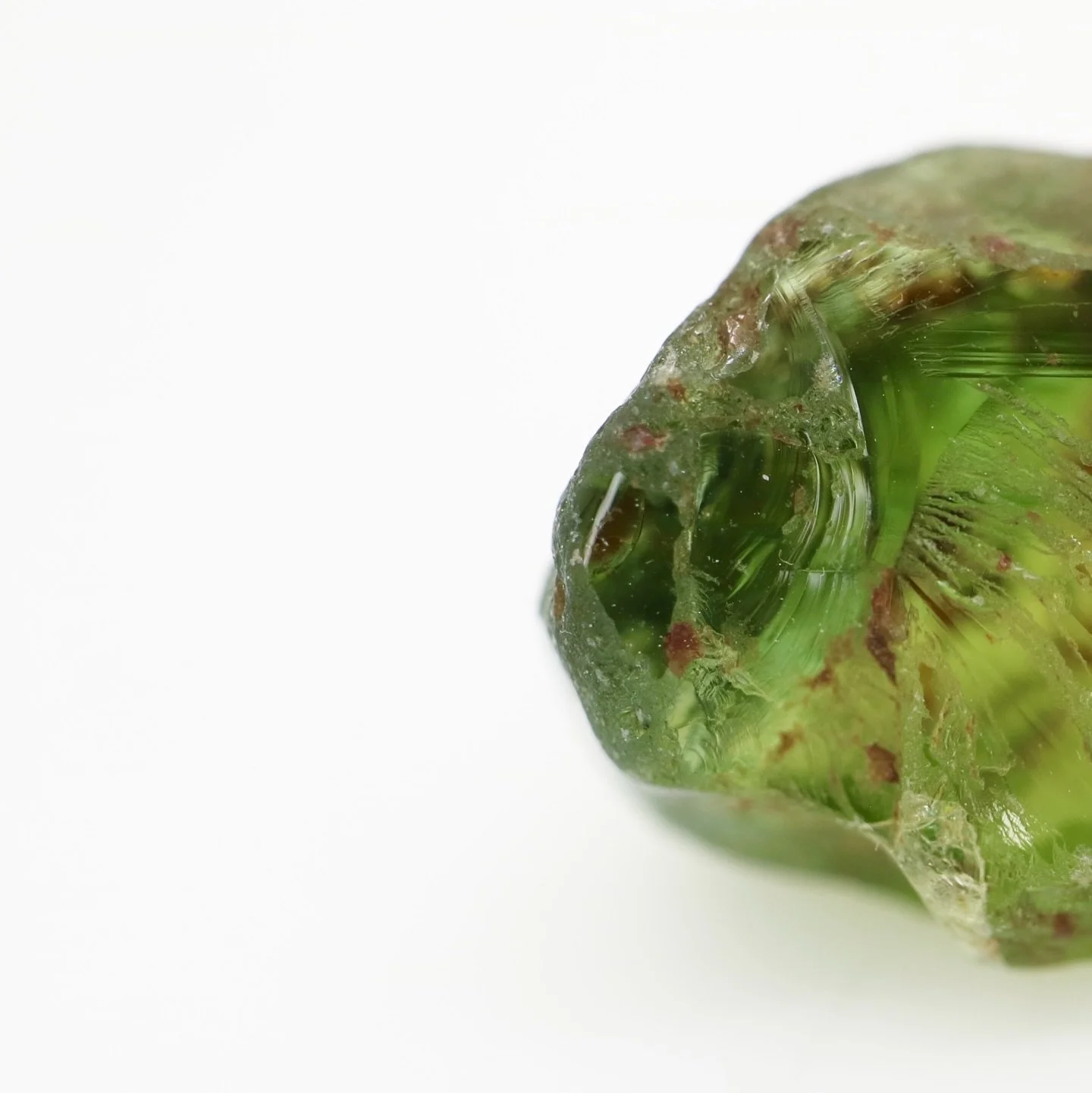 𝘼𝙐𝙎𝙏𝙍𝘼𝙇𝙄𝘼𝙉 𝙎𝘼𝙋𝙋𝙃𝙄𝙍𝙀

Up-close and raw - this Australian Sapphire reveals its story through rich ironstone staining, a spectacular fusion of earth and brilliance.. ✨

#australiansapphire #partisapphire #roughsapphire #roughgemstone