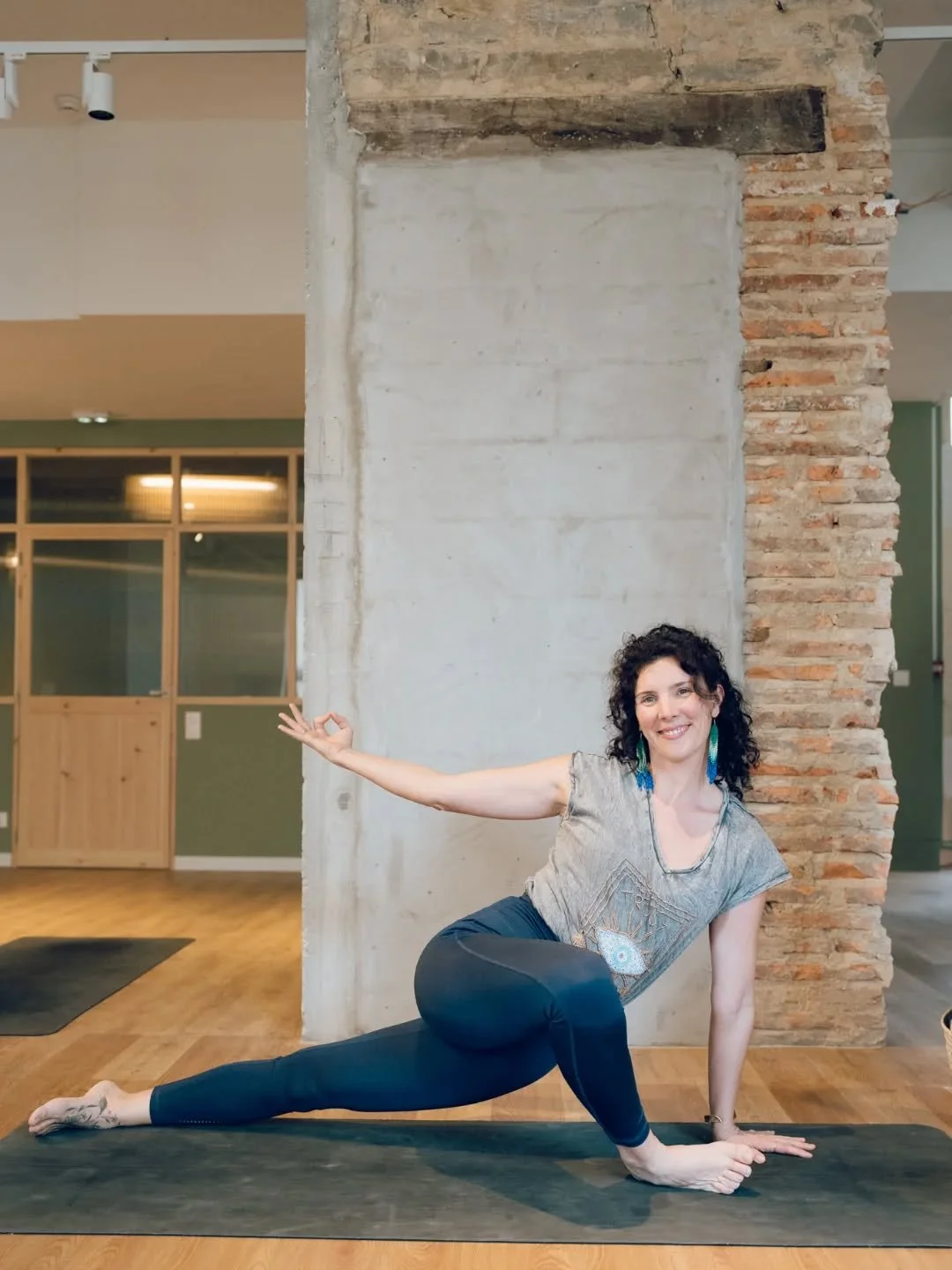 Notre Lea est de retour pour 2 pratiques ressour&ccedil;antes cette semaine 🙌

🪷 ATELIER DANSE DES D&Eacute;ESSES - Au coeur du f&eacute;minin sacr&eacute;

📍Samedi 7 mars de 16H30 &agrave; 18H30 &agrave; Yoga Baiona

&Agrave; la veille de la Jour