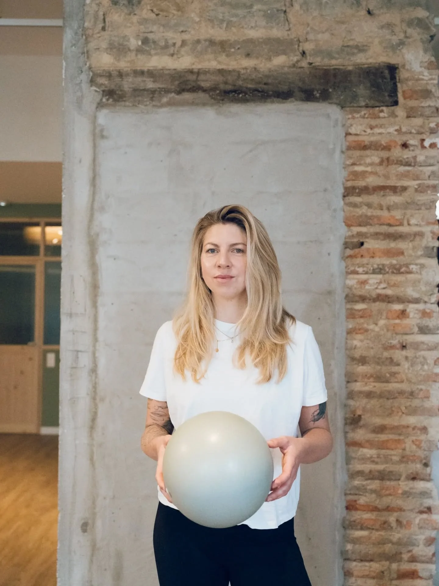 Notre nouvelle coach du mardi matin @sarah.goalard !

Kin&eacute;sith&eacute;rapeute, &eacute;ducatrice sportive dipl&ocirc;m&eacute;e sp&eacute;cialis&eacute;e en Pilates et ancienne sportive de haut niveau en sauvetage sportif, Sarah accompagne cha