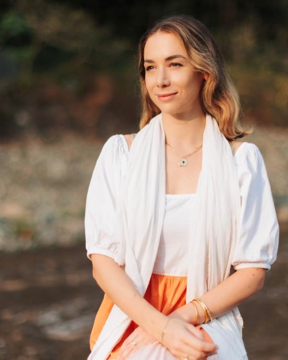 Joie de retouver notre @ella.intothewild juste de retour d&rsquo;Inde pour nous partager une merveilleuse pratique puissante et r&eacute;g&eacute;n&eacute;rante 🔥

Sanctuaire de Devi : l&rsquo;art de se d&eacute;poser ✨
Dimanche 19 avril de 15h &agr