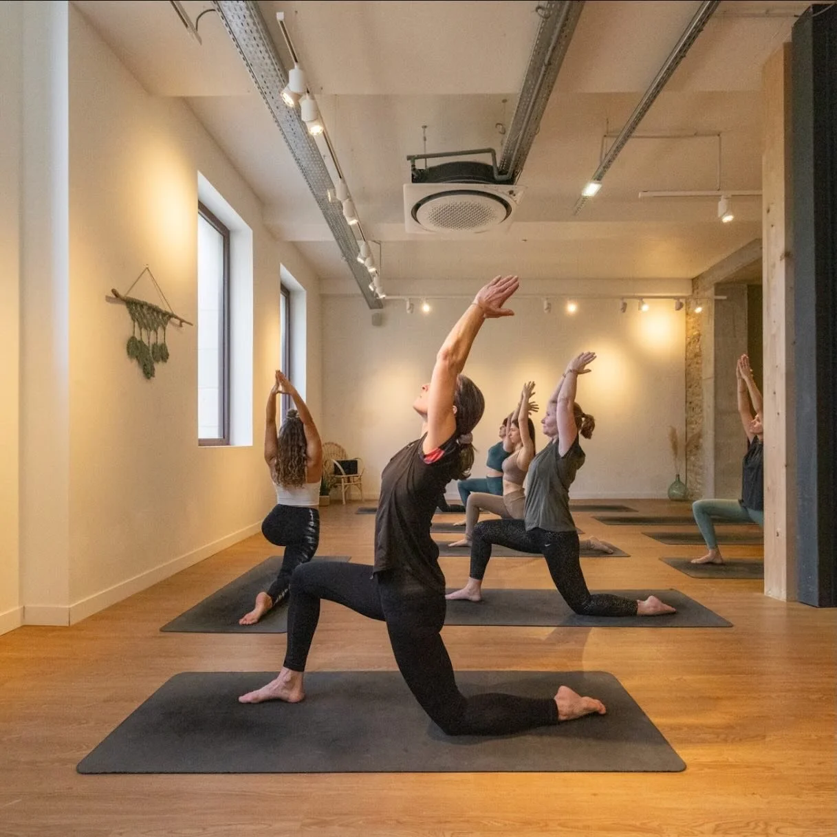 Bonne nouvelle ! 🌬️

La climatisation est de retour au studio ! 
Avec les fortes chaleurs n&rsquo;ayez craintes vous pouvez venir pratiquer en toute s&eacute;r&eacute;nit&eacute;.  Nous sommes ouverts ce weekend de Pentec&ocirc;te avec comme cours :