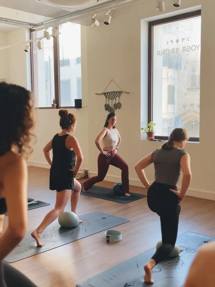 PILATES Avec Elisa 
Lundi &bull; 19h30

💪Un cours de Pilates sur tapis pour renforcer le corps en profondeur, am&eacute;liorer la posture, la stabilit&eacute; et le contr&ocirc;le du mouvement, tout en pr&eacute;servant la mobilit&eacute; et la soup