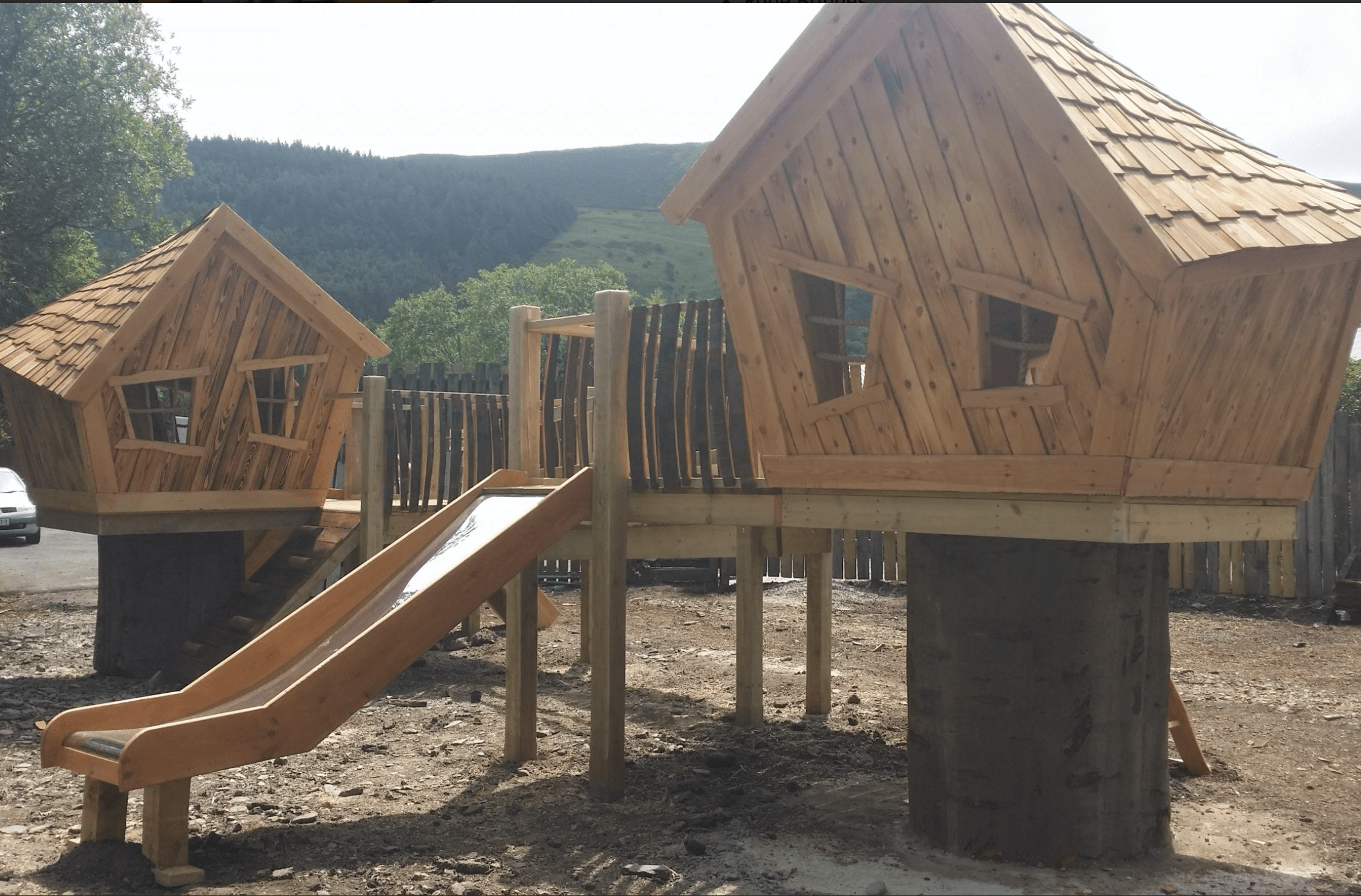 playhouses-with-bridge