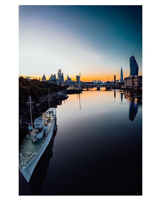 Morning smoothness 😌 💤
&bull;
&bull;
&bull;
&bull;
&bull;
&bull;
&bull;
#London #StPaulsCathedral #22bishopsgate #visitlondon #shooters #ukshooters #itssolondon #londondecanted #passionpassport #travelgram #loves_united_london #londonuk #mydarlingl