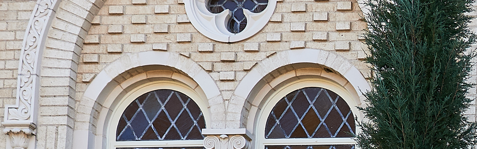 hero_window1.png
