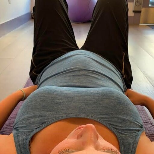 A PREGNANT BELLY WITH DOMING