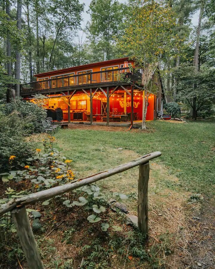Barnhouse Lawn