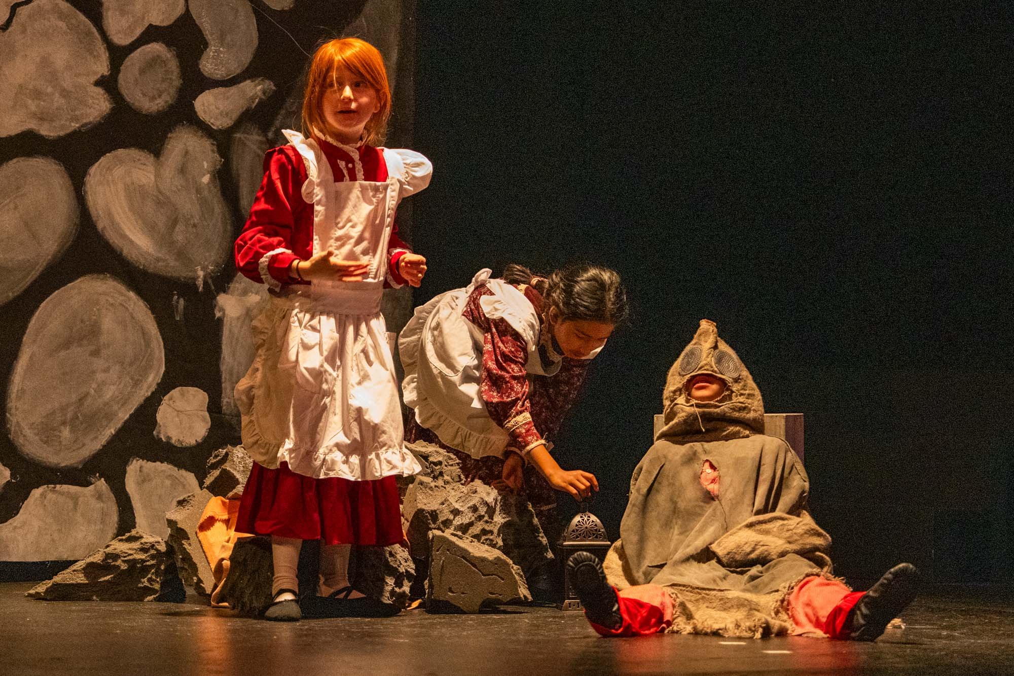 Young Performers Theatre_A Christmas Carol-02546.jpg