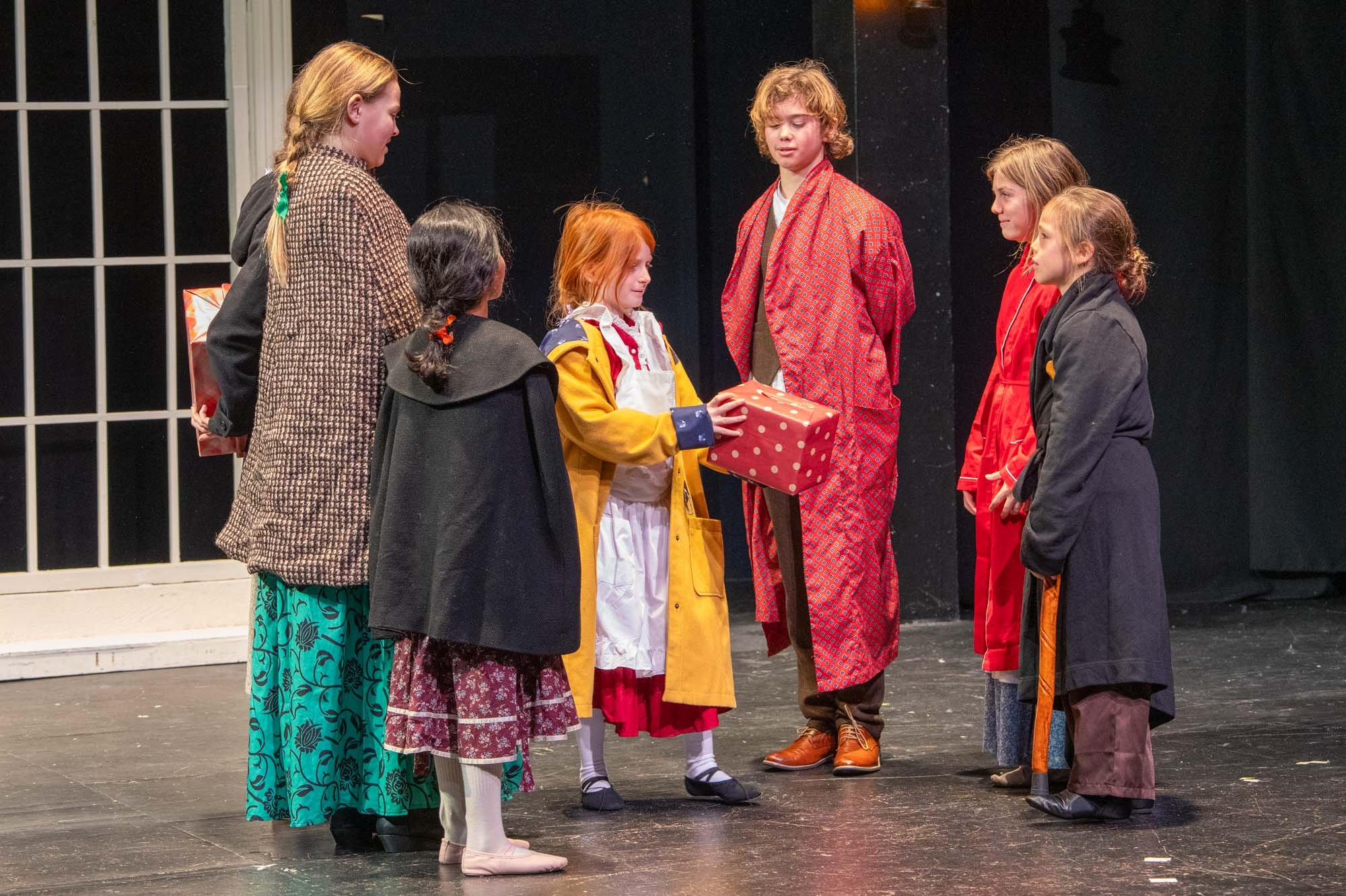 Young_Performers_Theatre_A_Christmas_Carol-00082.jpg