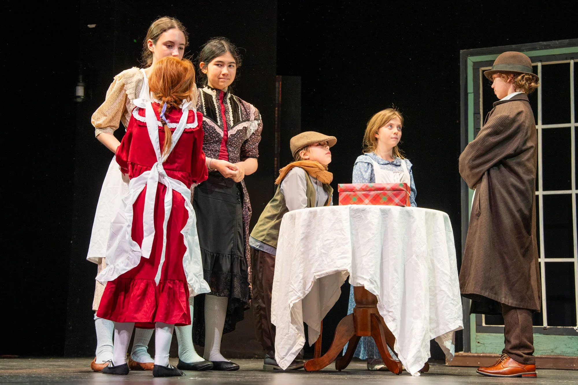 Young_Performers_Theatre_A_Christmas_Carol-00051.jpg
