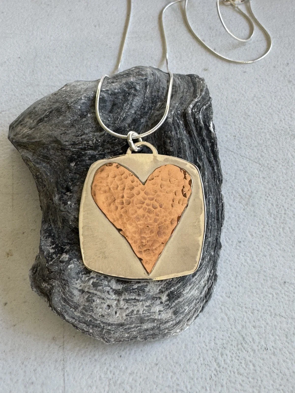 RM-121	Pendant Robin Morgan