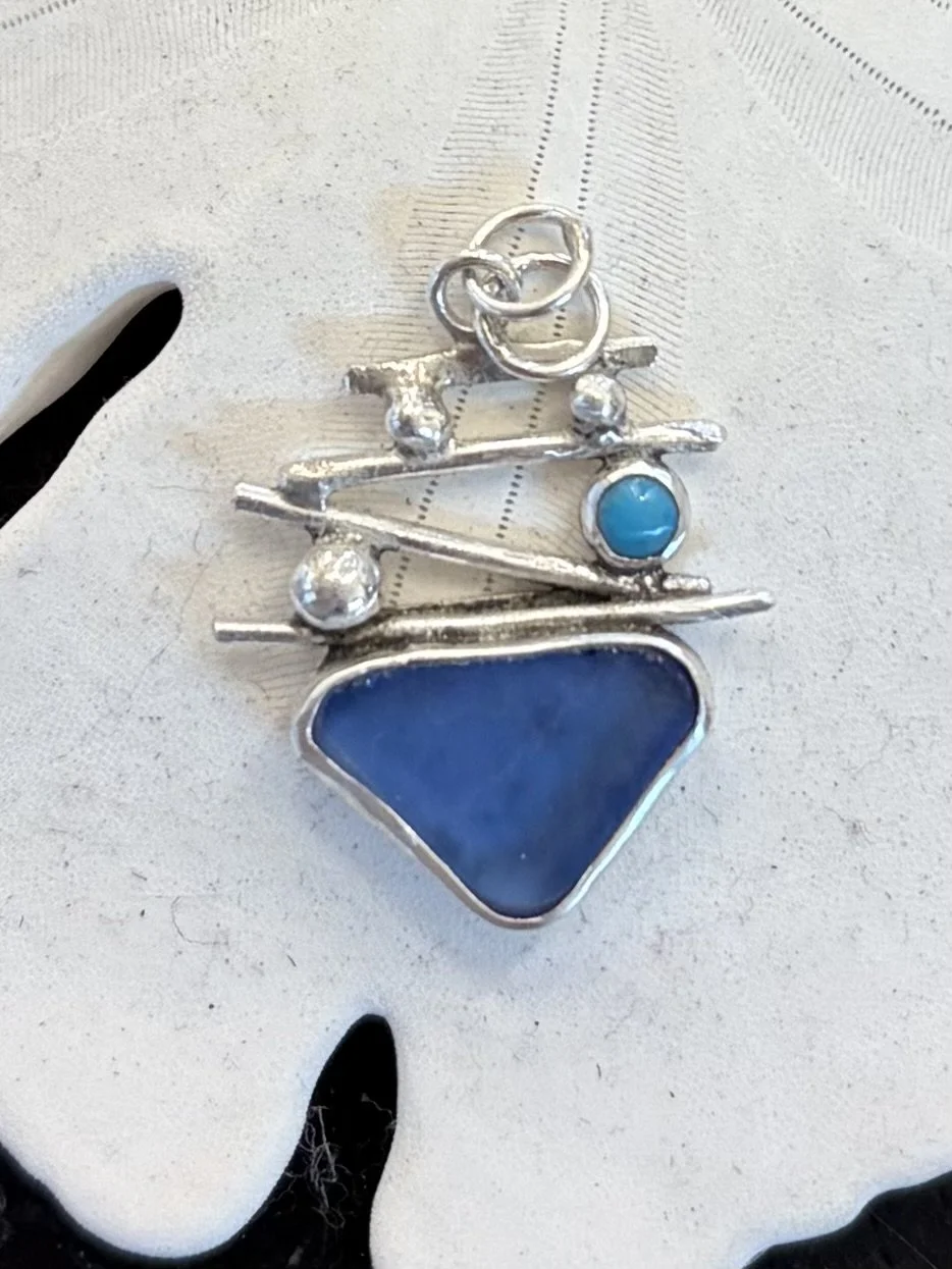 #518- PENDANT by Linda Starling