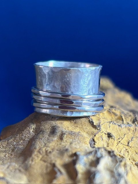 #511 - SPINNER RING by Linda Starling
