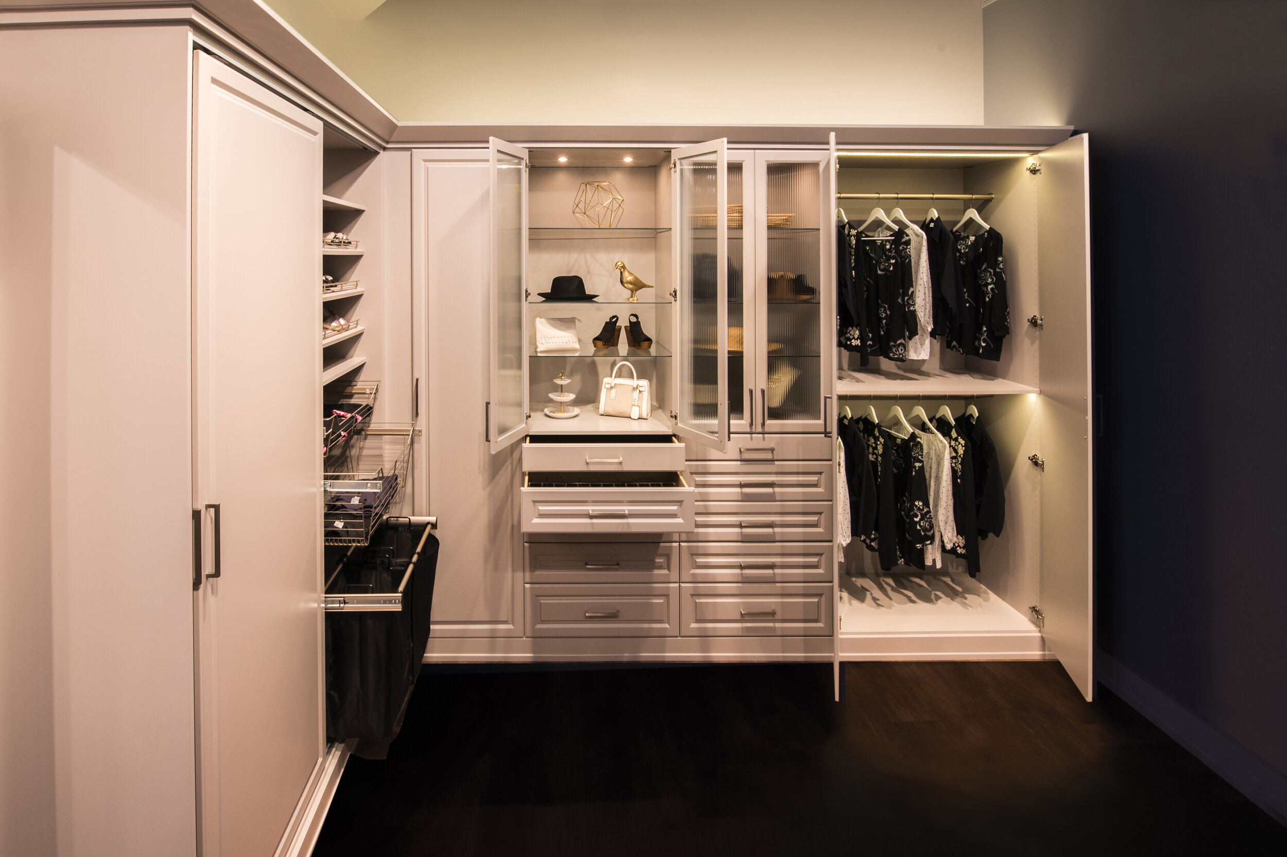 Luxury's Closet (@luxluxfashions)