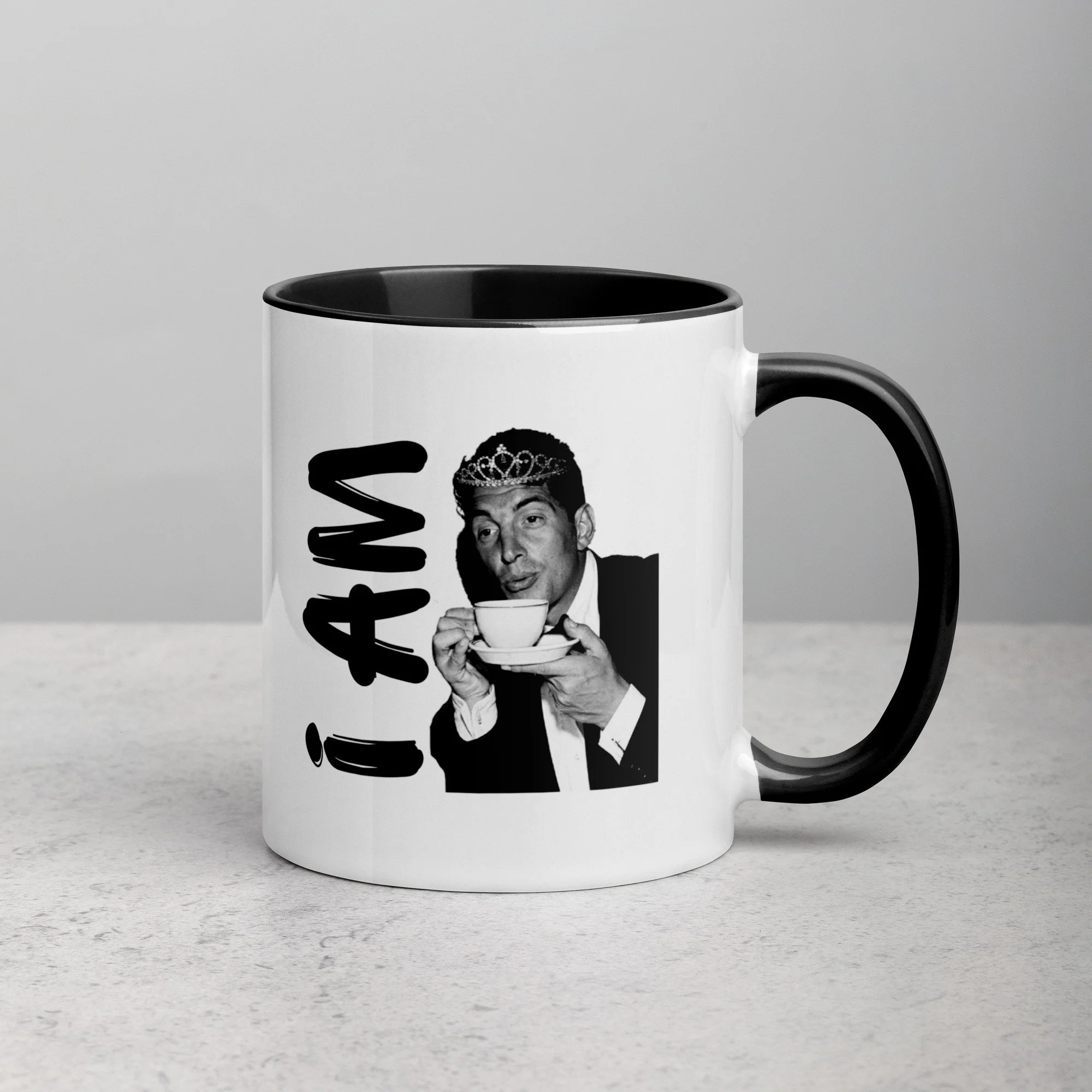 Caneca oficial Who’s The F**king Owner – vista traseira