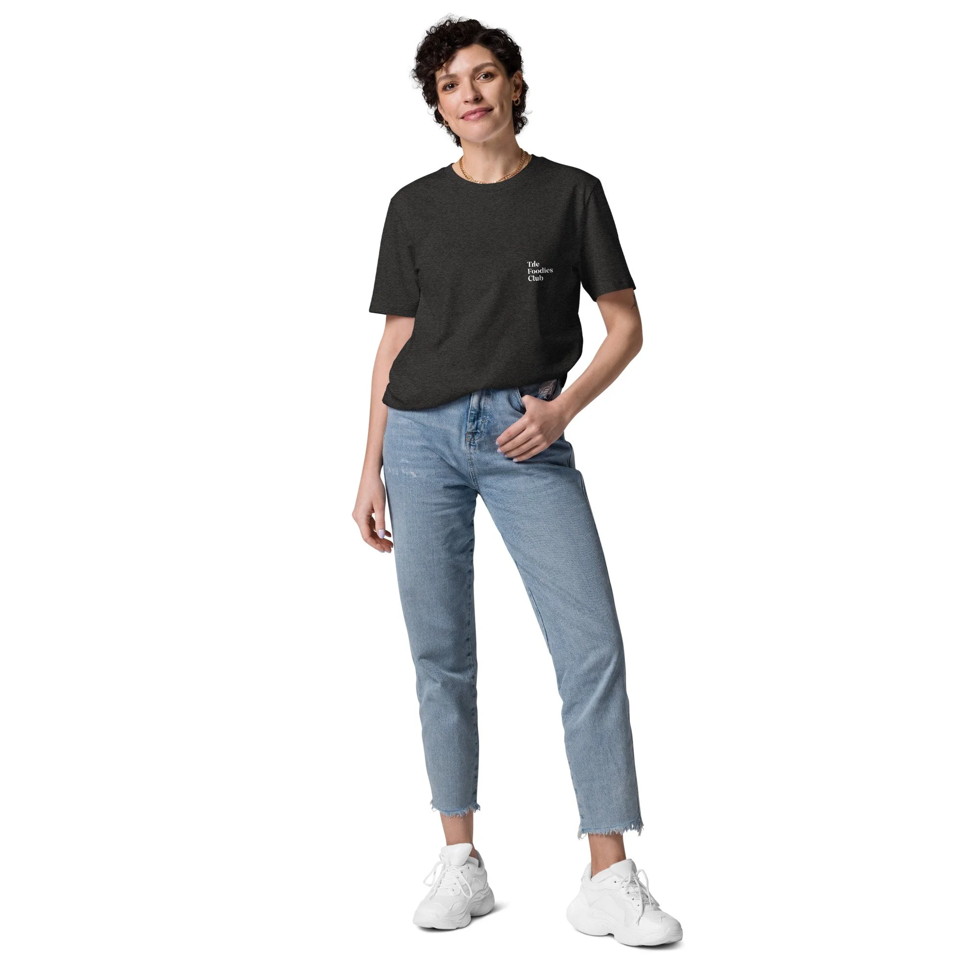 Modelo a usar T-shirt dark heather grey Anti Foodies Foodies Club — frente — merch The Foodies Club