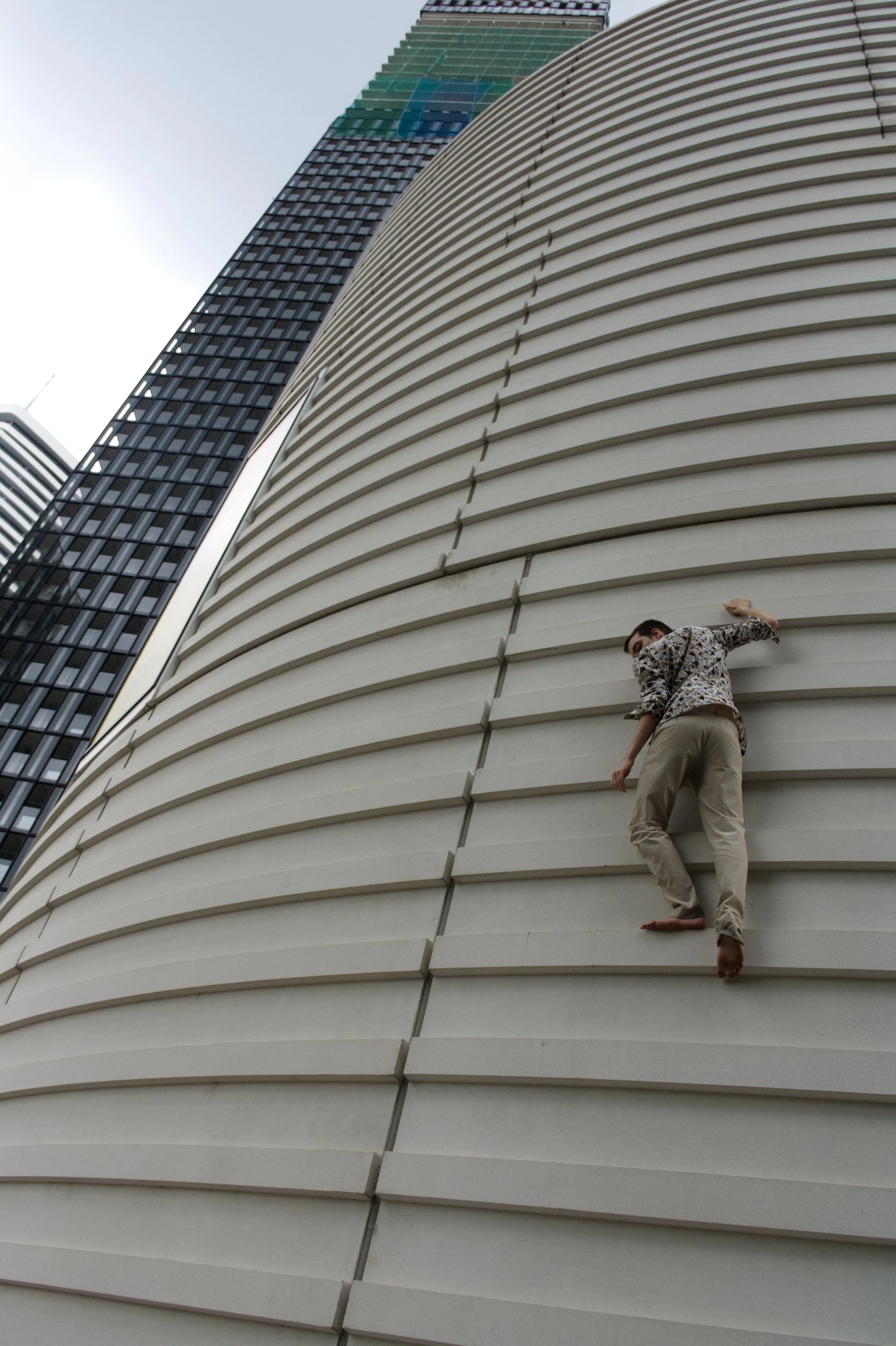 SimonClimbing.jpg