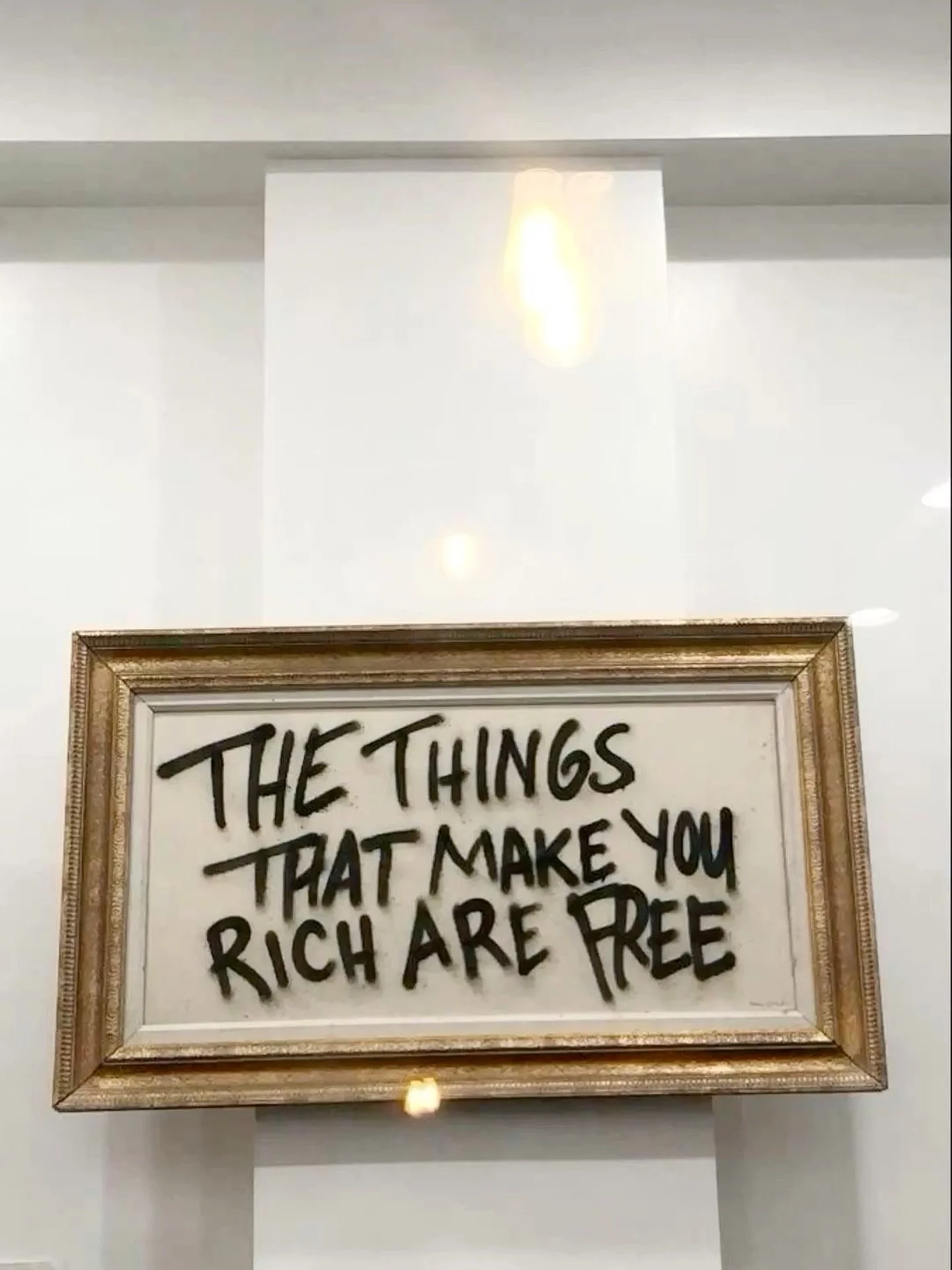 🚶&zwj;♂️🍂🎶✍🏼