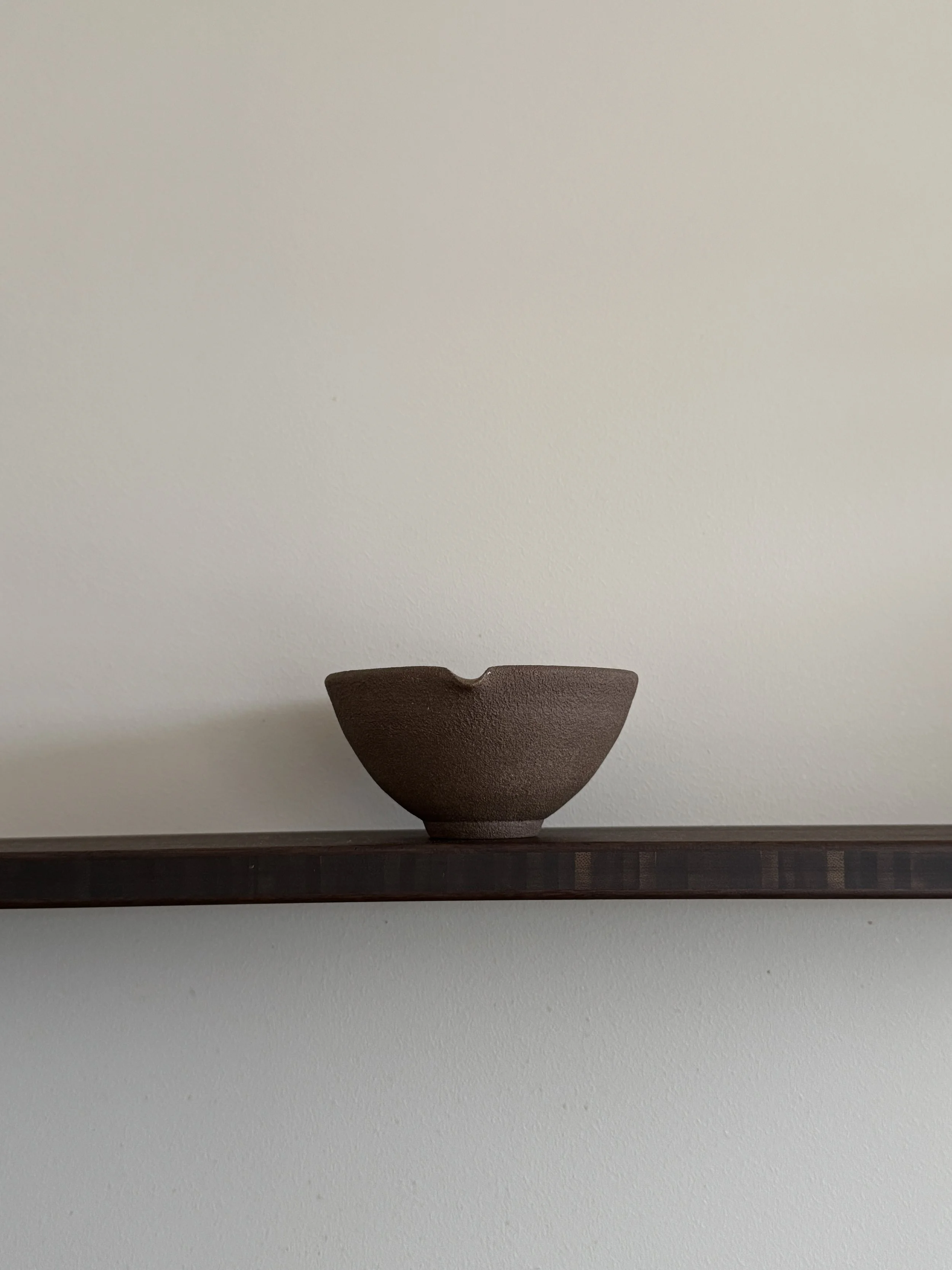 Beholder med helletut, brun