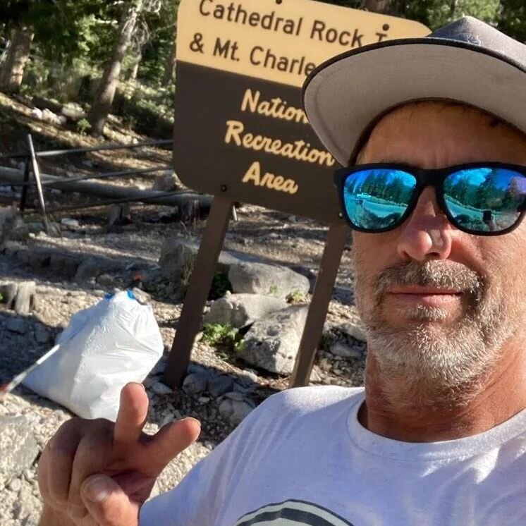 Jeff is cool. Be like Jeff. ✌🏼💛🌲🏃🏼&zwj;♂️ Thanks to @haejffhiks for cleaning up the trailhead after his run to Griffith Peak! 👏 #trashytrailrunners #trashytrailrun #keepnaturerad