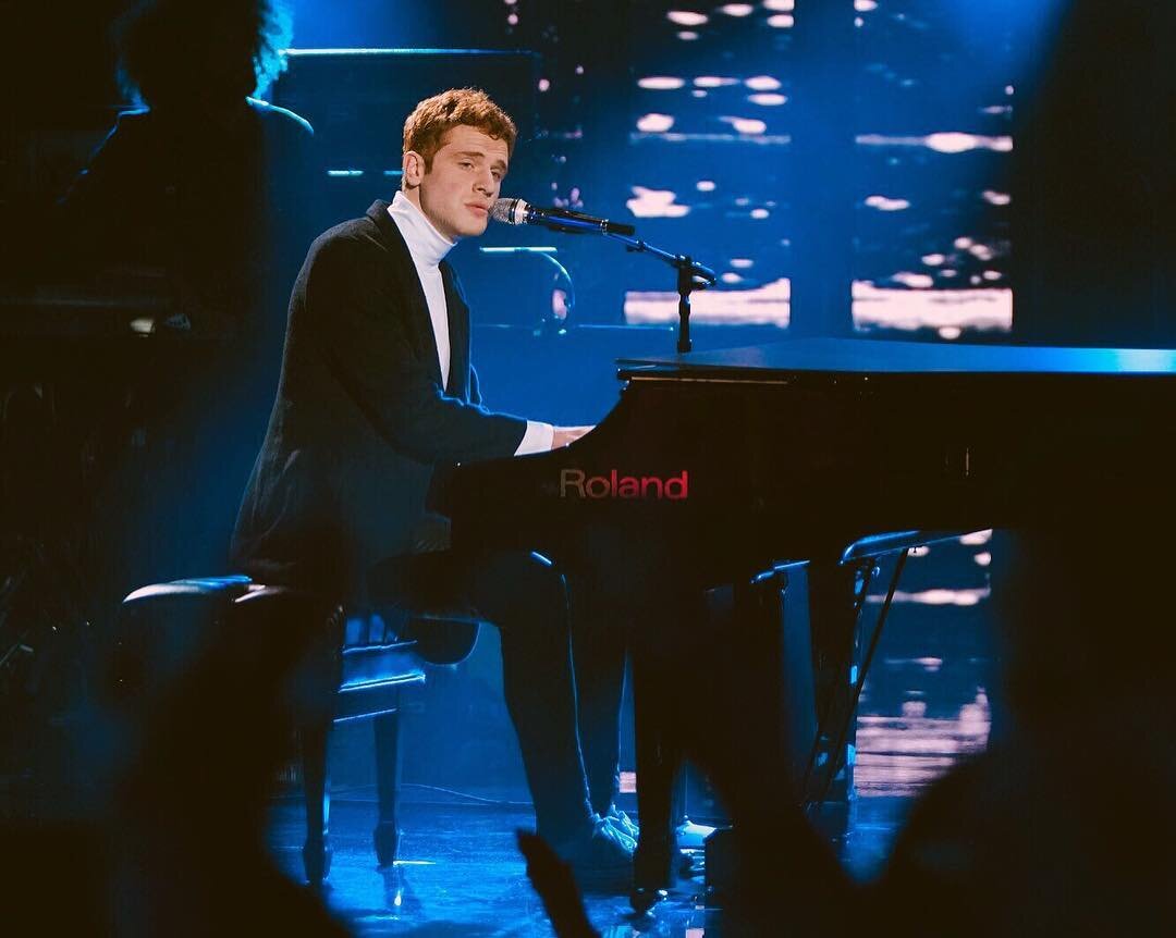 Jeremiah performing “To Make You Feel My Love” by Bob Dylan in the Top 20 round of American Idol in 2019. Photography by ABC Broadcasting Company.