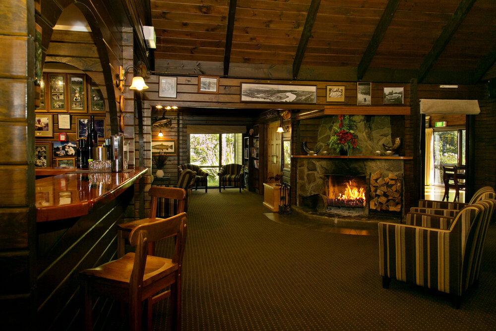 Main lounge, Tongariro Lodge