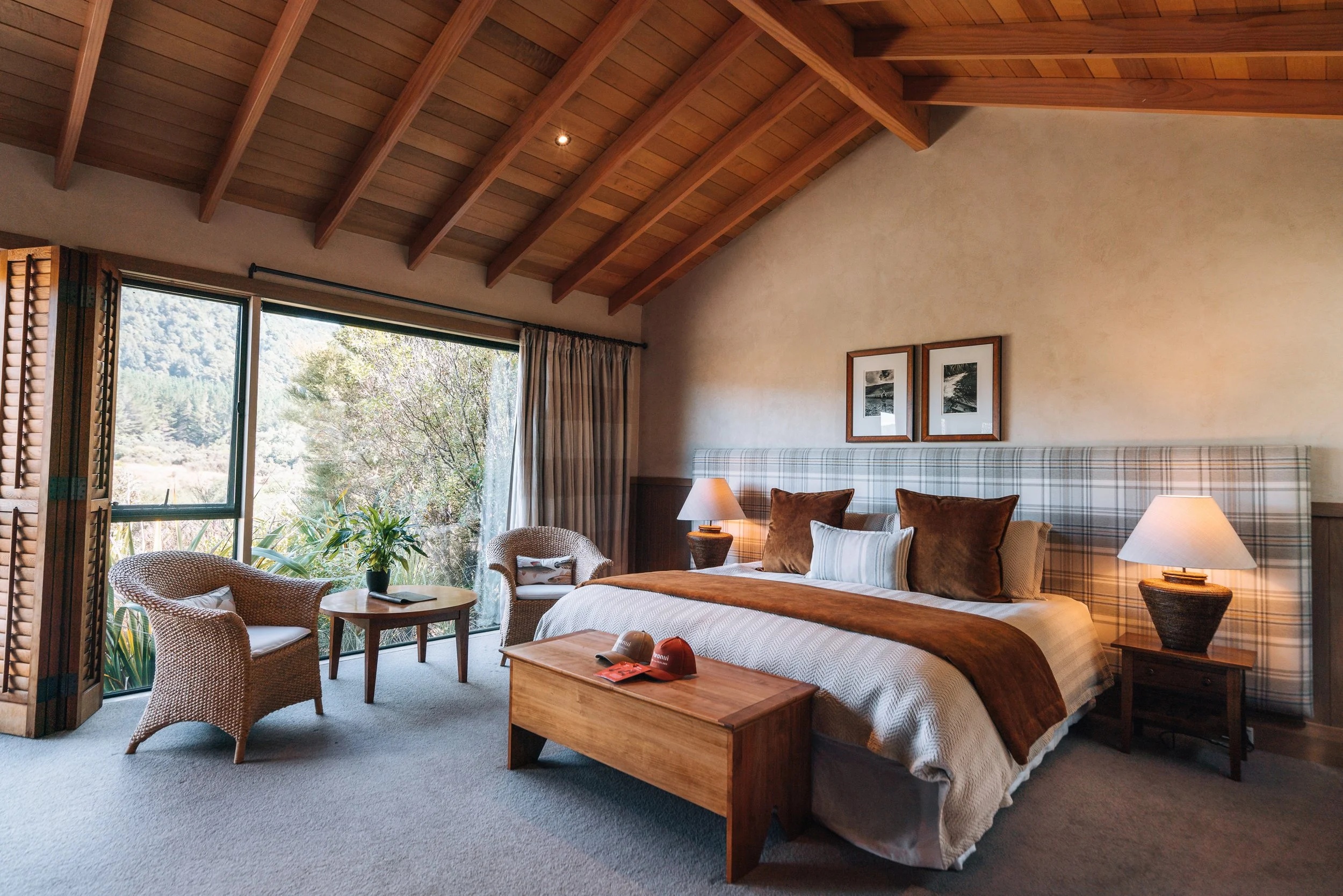 06 - Poronui - Lodge Superior Room_copy.jpg