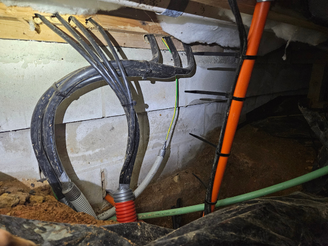 Power-link Outside.png