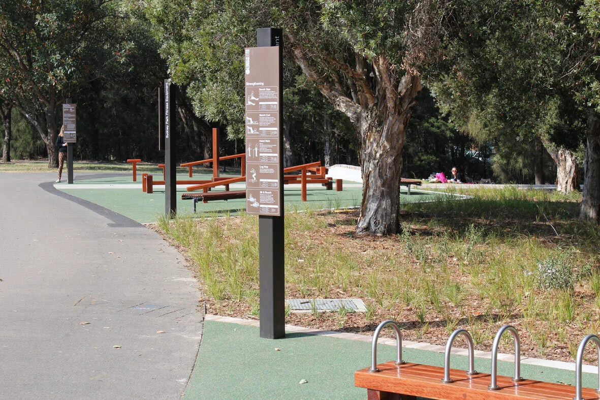 Wooden trail -double site.JPG