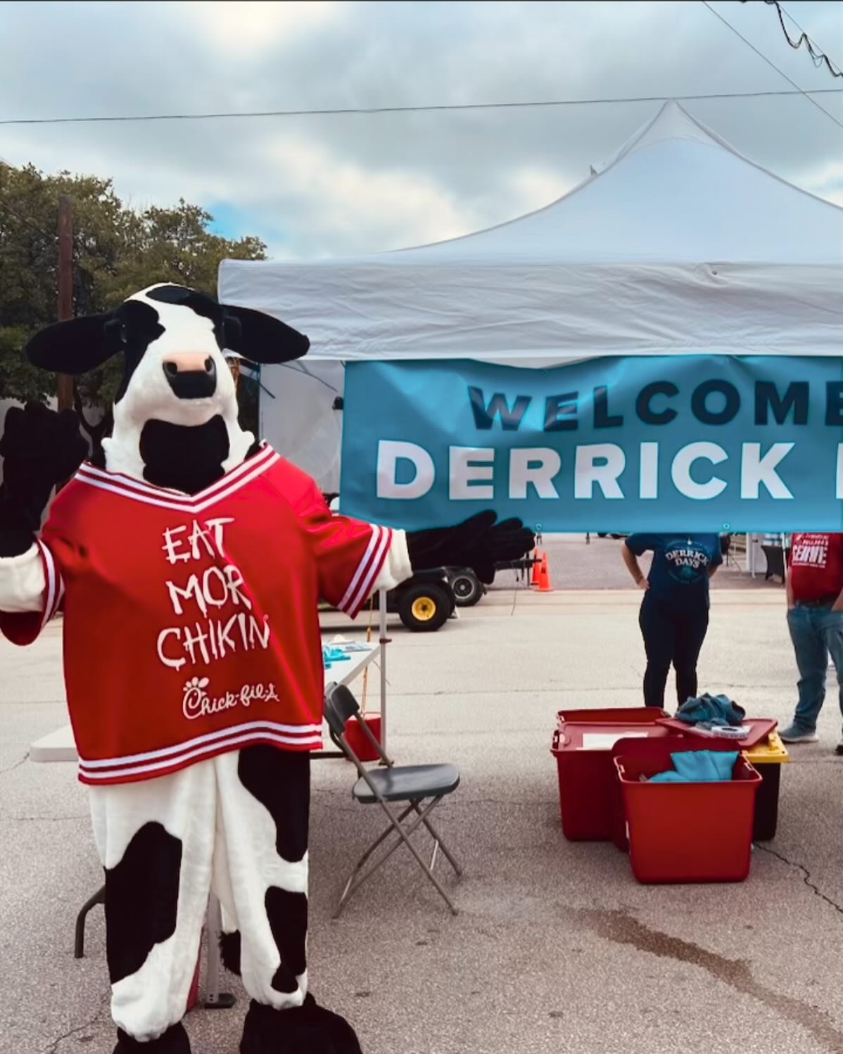 😴😴Two more sleeps til we see you at Derrick Days&hellip;.we can&rsquo;t wait to see everyone. Here are a few memories from last year. 

😍Check out our menu on the last slide.