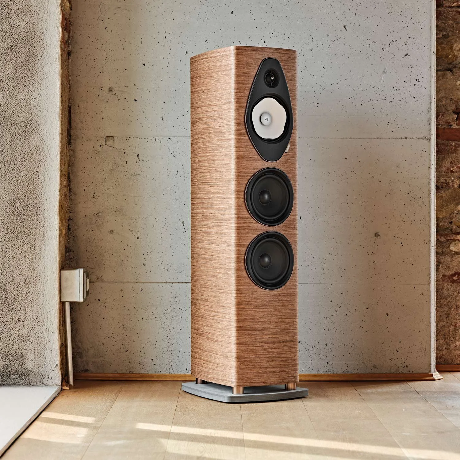 Sonus-faber-Sonetto-V-G2-Hero-mobile.jpg