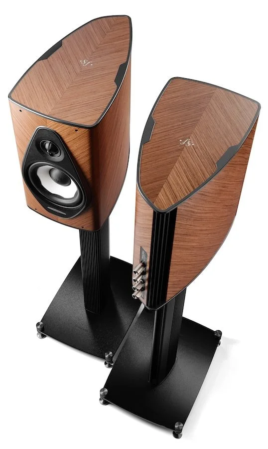sonus-faber-olympica-i-g3-speakers-top-light-wood.jpg