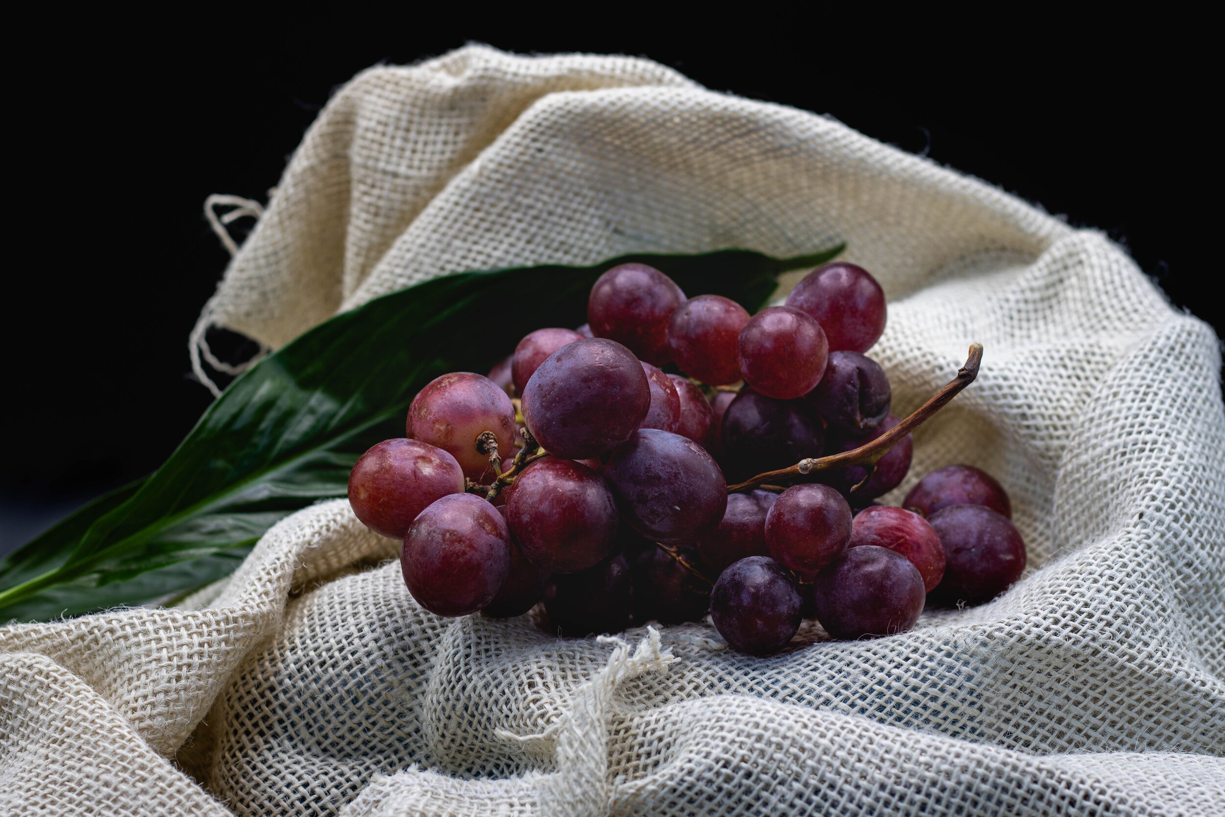 red grapes delivery fresh fruit delivery London healthy nutrition