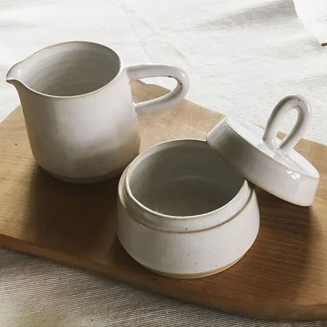 Iemand melk of suiker?