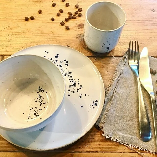 Een set uit een ontbijtservies dat het vaderdagontbijt van een klant helemaal afmaakte! Topkado 😉
#happyfathersday #breakfastset #wheelthrown #stoneware #tabletopmatters #custommade #gingerceramics
