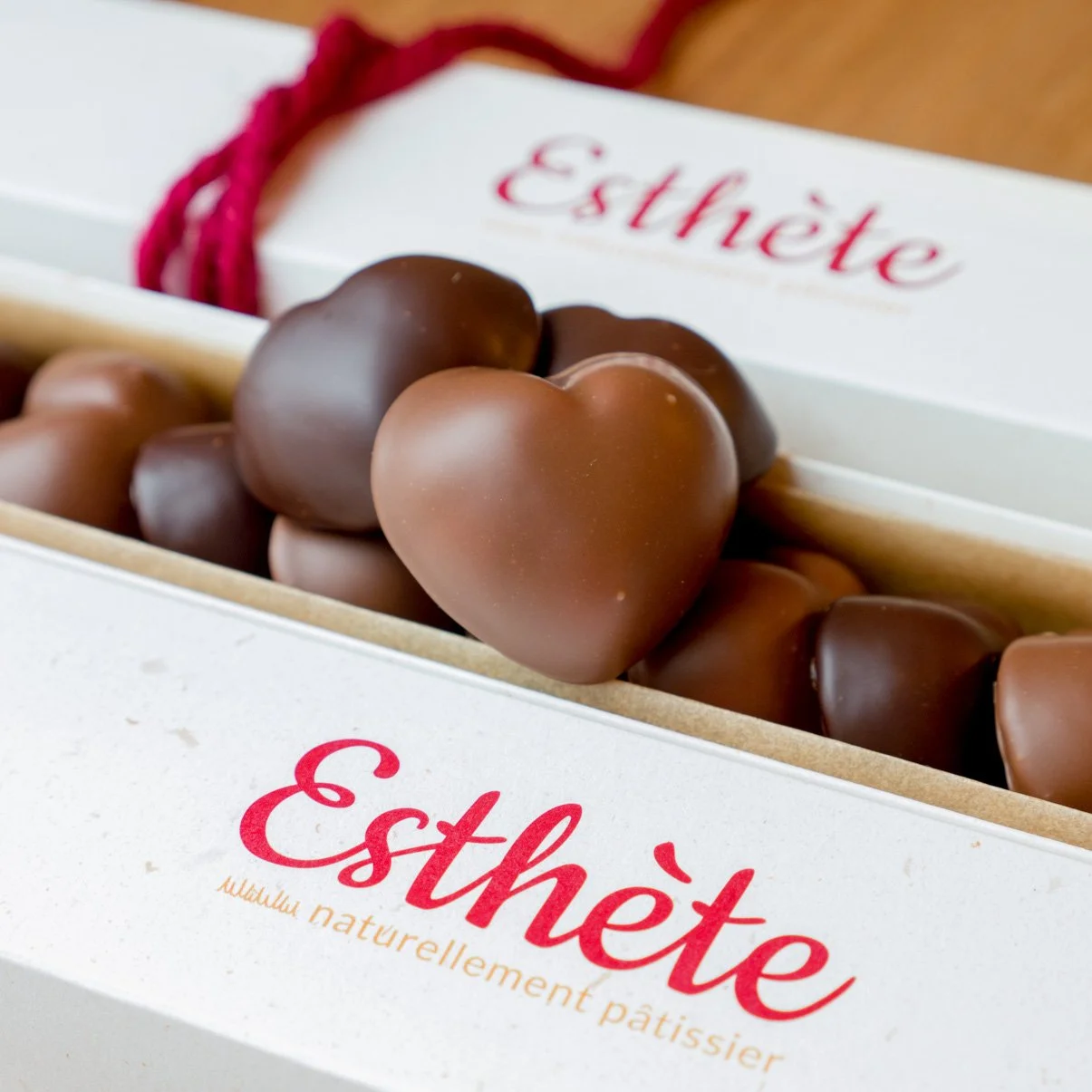 Coeurs guimauve vanille enrobés de chocolat noir et chocolat au lait