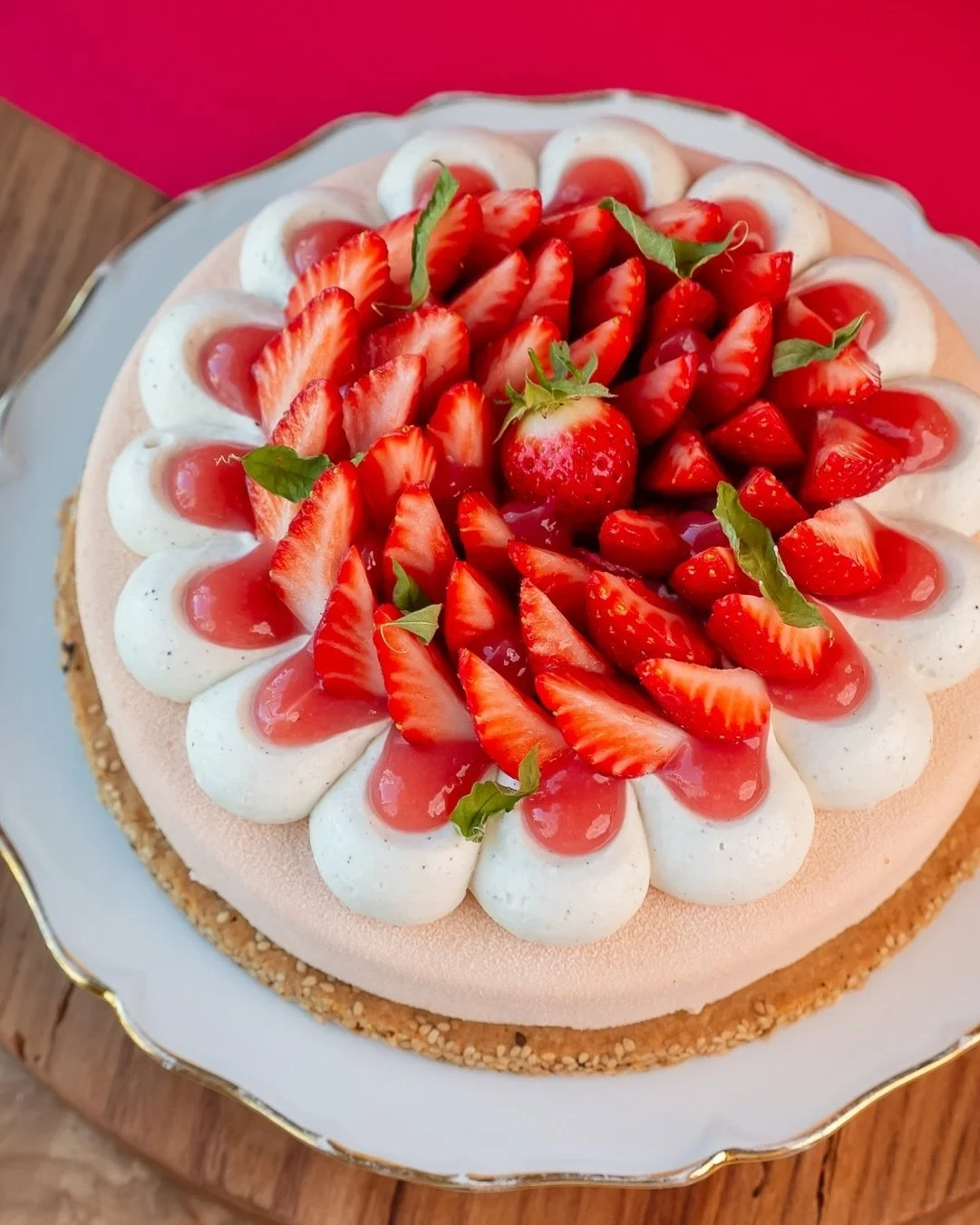 &ldquo;Maman&rdquo; 🌸💕
La f&ecirc;te des Mamans approche, d&eacute;couvrez notre nouvelle cr&eacute;ation o&ugrave; la fraise 🍓 de la ferme de la Hauti&egrave;re s&rsquo;associe aux notes fra&icirc;ches et citronn&eacute;es de la verveine cultiv&e
