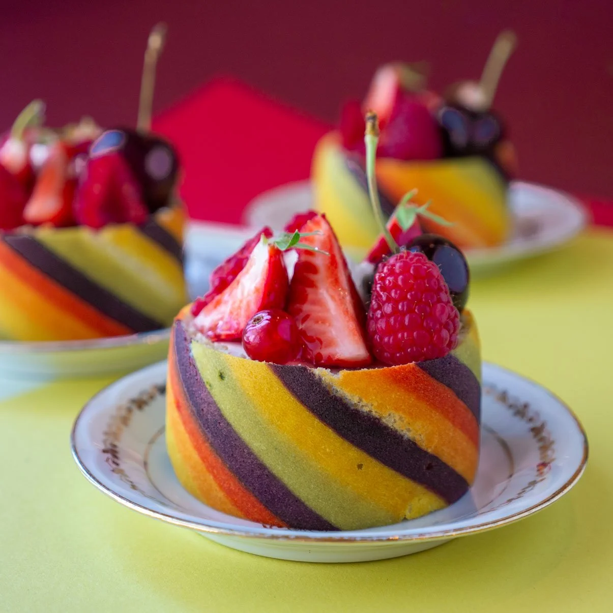 1Happy charlotte aux fruits rouges web.jpg