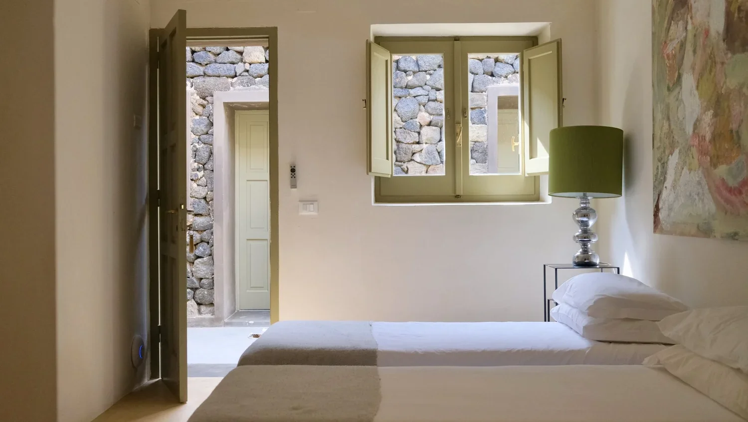 deluxe 11.webp (Copy)