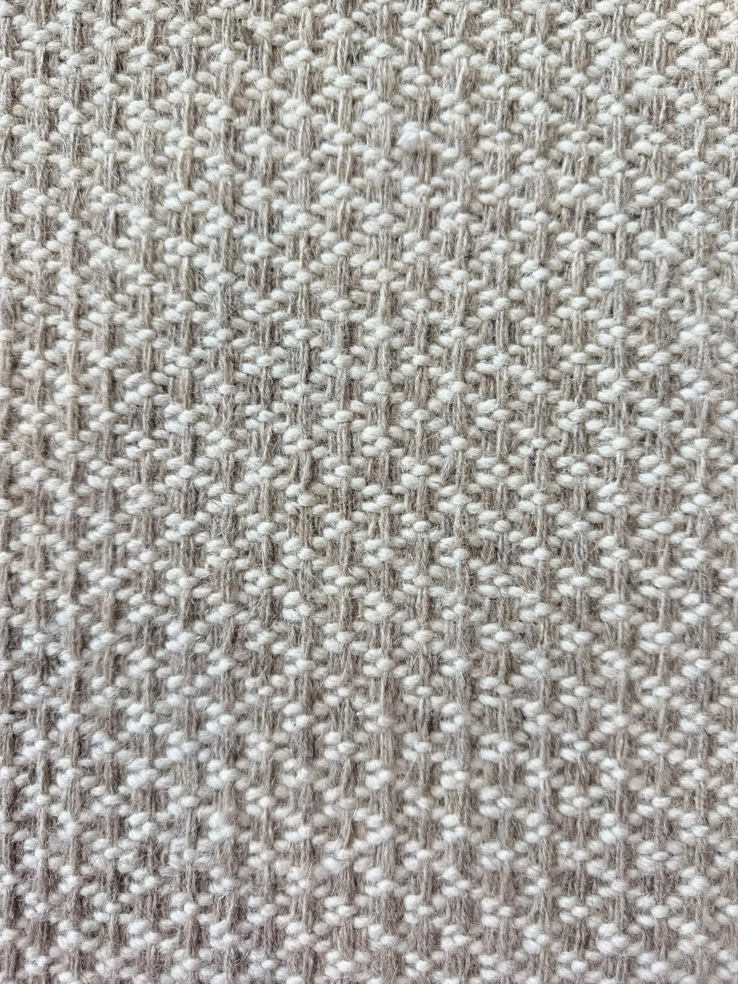 Pixels: Sand
Width: 15'
100% Wool