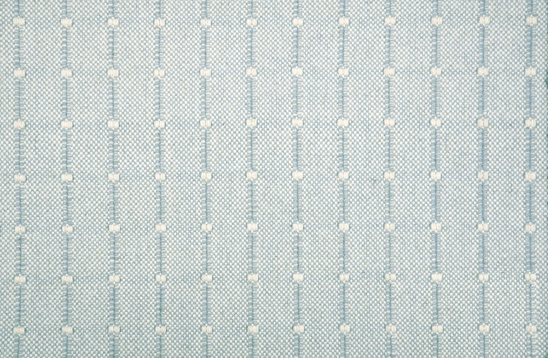 Daytona: Chambray
Width: 14'
80% Wool / 20% Nylon