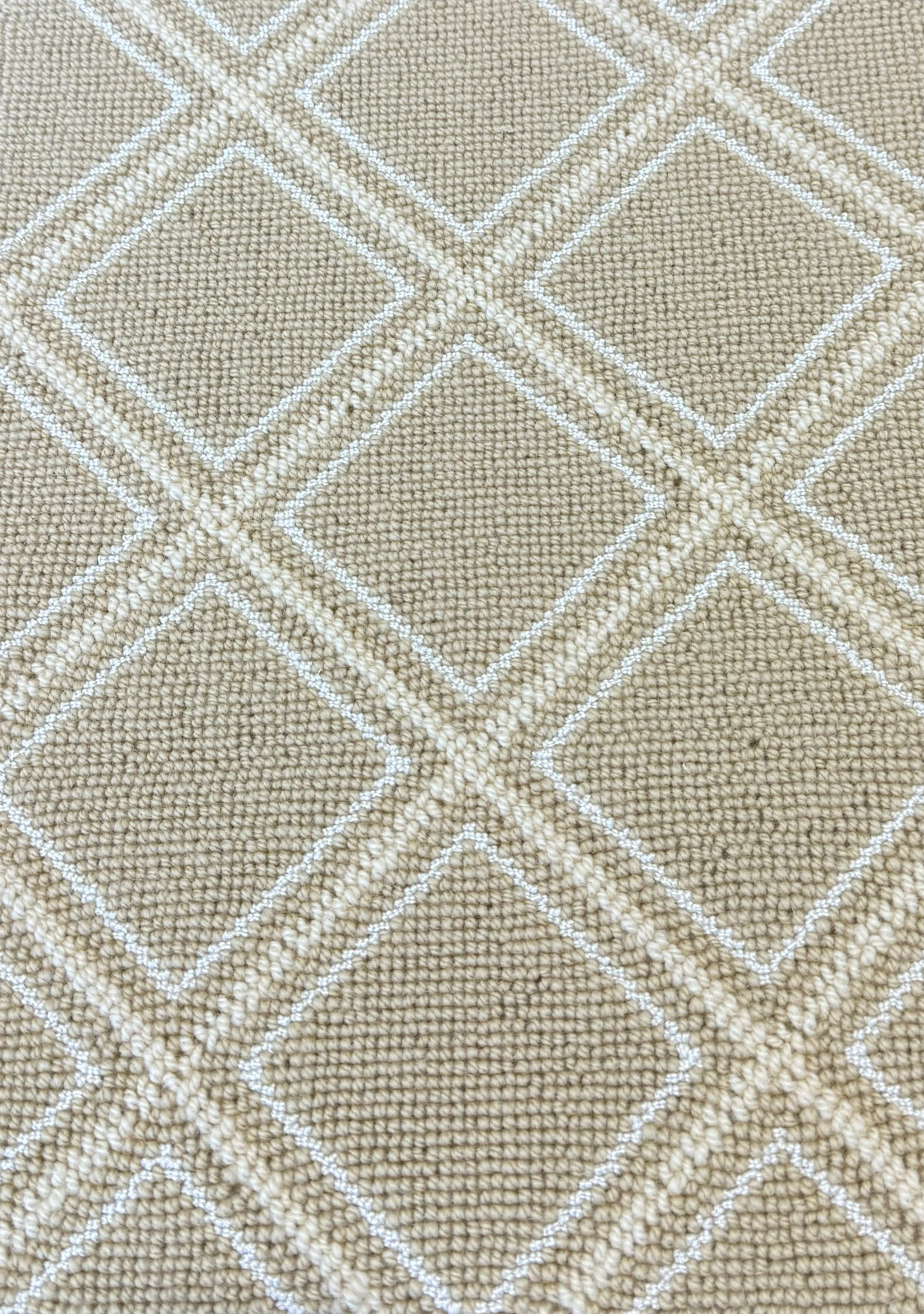 Solitaire: Wheat
Width: 12'
100% Wool