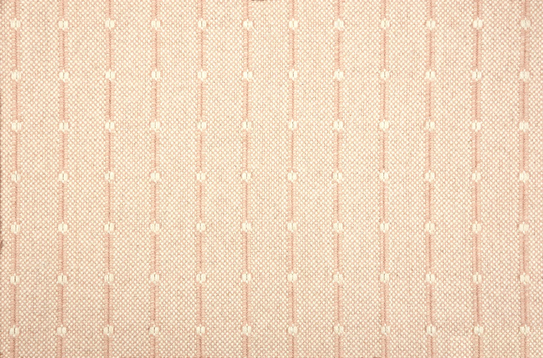 Daytona: Peony
Width: 14'
80% Wool / 20% Nylon